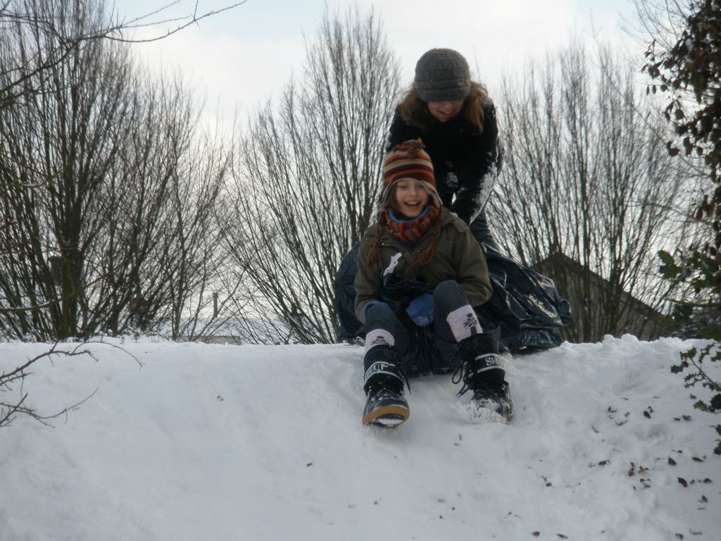 Lisa came to visit in January and we all went to Park Loten to go 'sledging' with a couple of bin bags :-)