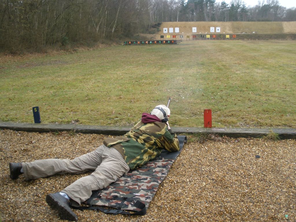 Pete and Lisa went to the BAR's Winter Meeting at Bisley, where Pete borrowed a No.4 to enter his favourite rifle shoot, ...the 'Mad Minute' :-)