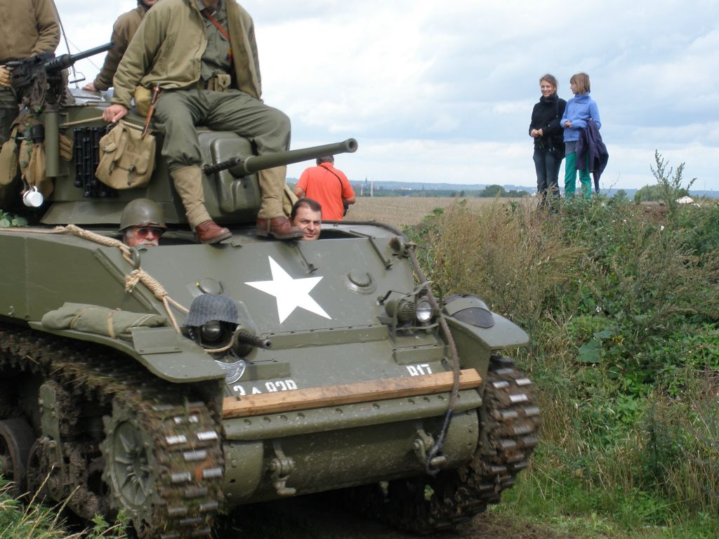 Lisa and The Girls came with me for a surprise trip to Tanks in Town in Mons, surprisingly The Girls actually enjoyed it !