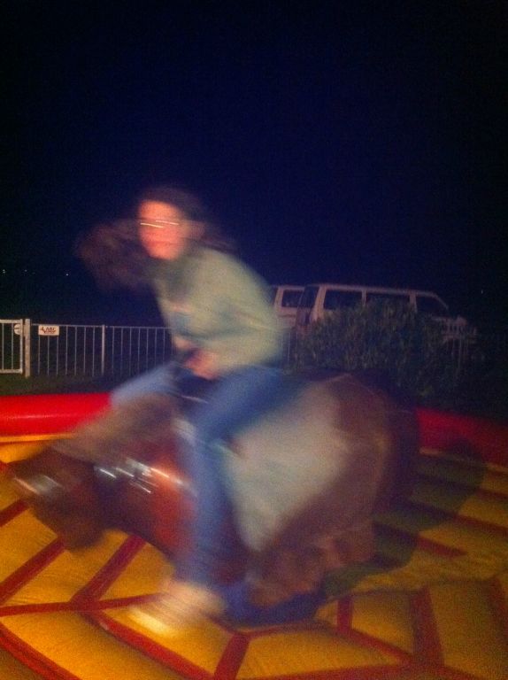 We went to the season opening party at the Para Center at Teuge, which was western themed. They had a bucking bull which Katka tried her hand at...