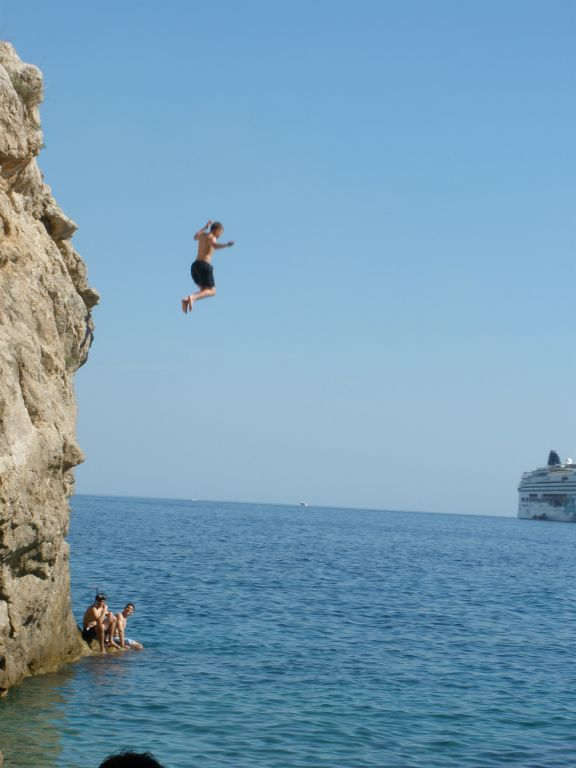 Some loonies were jumping off the cliff ! ...wouldn't catch ME jumping off a perfectly good rock !!
